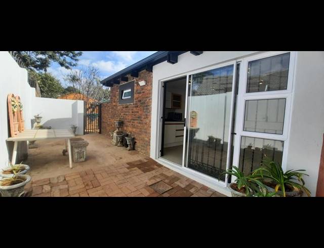 1 BEDROOM PROPERTY TO RENT IN CONSTANTIA PARK
